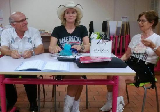 AHAH ! qu'y a t-il dans le paquet ?