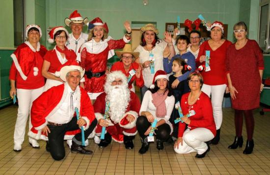 JOYEUX NOËL  2016( les absents: Eve, Evelyne, Sylvie, Françoise)
