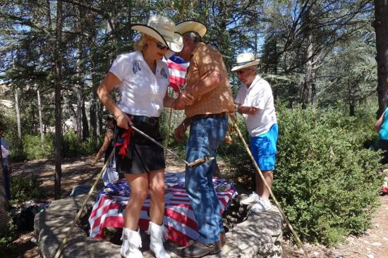 Petit challenge de la plus belle déco de table pique-nique....